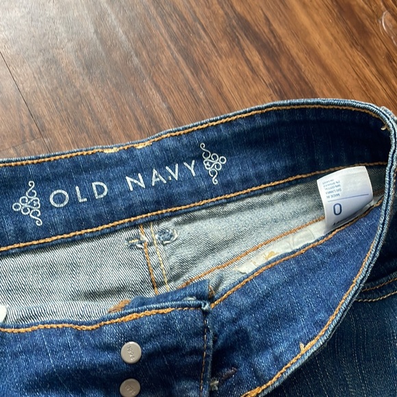 Size 0 old navy jean skirt - Picture 2 of 2